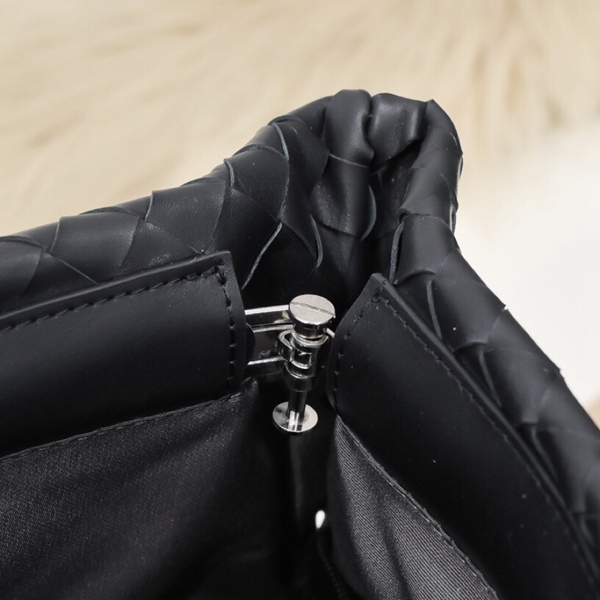 ボッテガヴェネタバッグ角部分ディテール